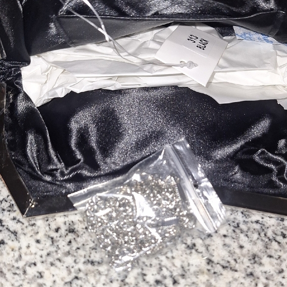 Elegant Satin Clutch Bag Pleated - Picture 9 of 9